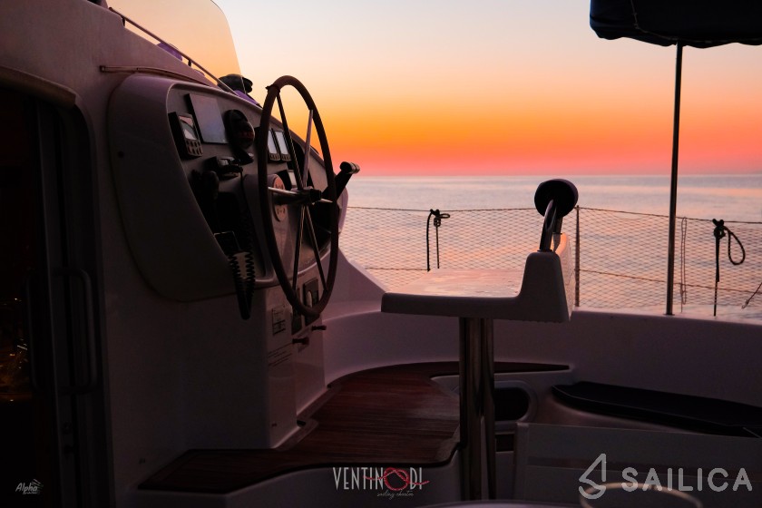 Belize 43 - Yacht Charter Sailica