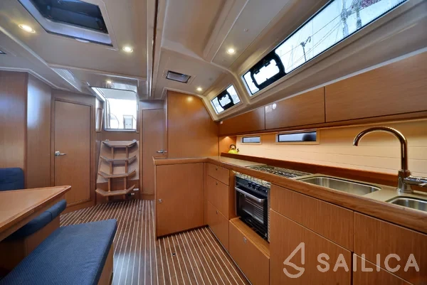 Bavaria 46 Cruiser - Photo #32 Bavaria 46 Cruiser - Yacht Charter Sailica