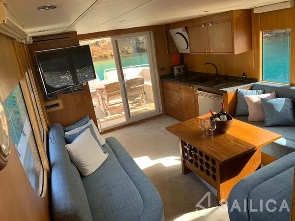 Motoryacht - Yacht Charter Sailica