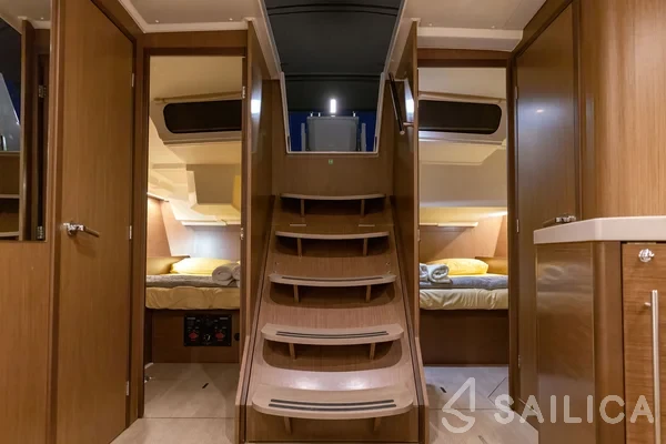 Oceanis 46.1 - Yacht Charter Sailica