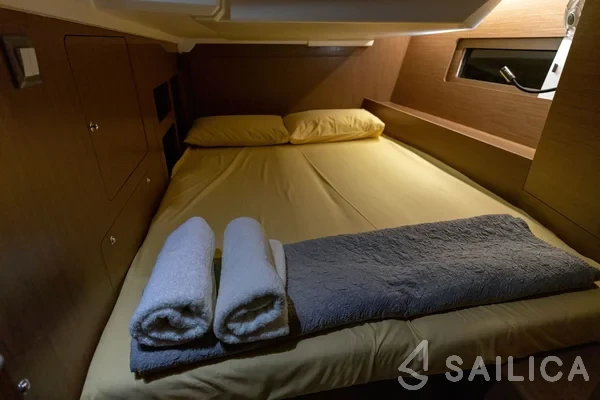 Oceanis 46.1 - Yacht Charter Sailica