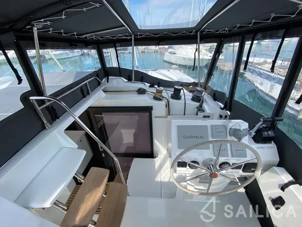 Astréa 42 - Yacht Charter Sailica