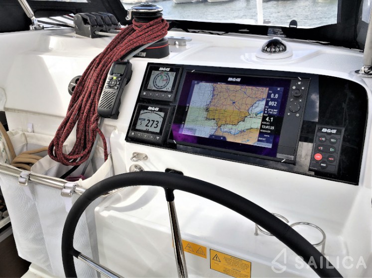 Lagoon 40 - Yacht Charter Sailica