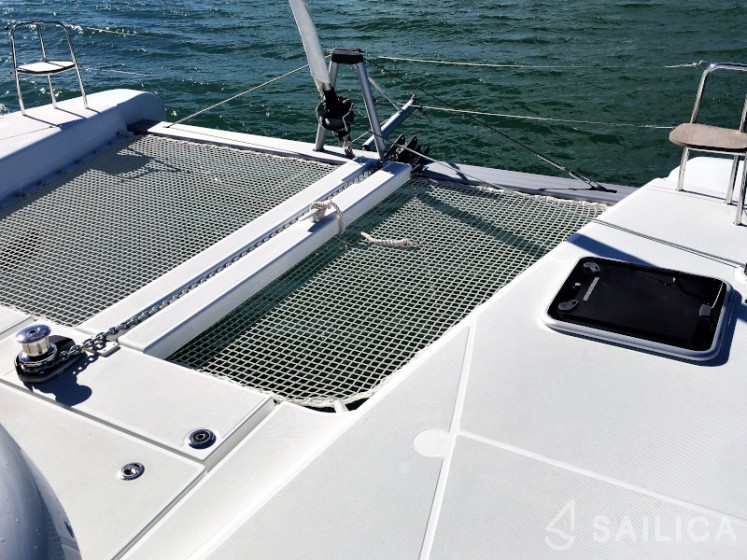 Lagoon 40 - Yacht Charter Sailica