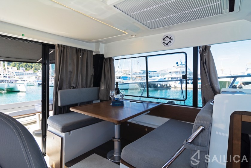 Merry Fisher 1095 - Yacht Charter Sailica