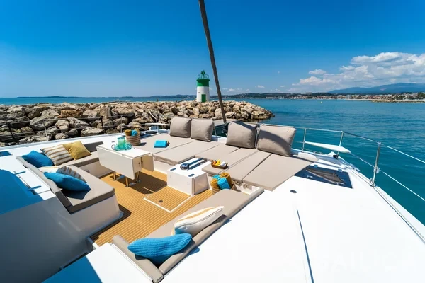 Bali 5.4. - Yacht Charter Sailica