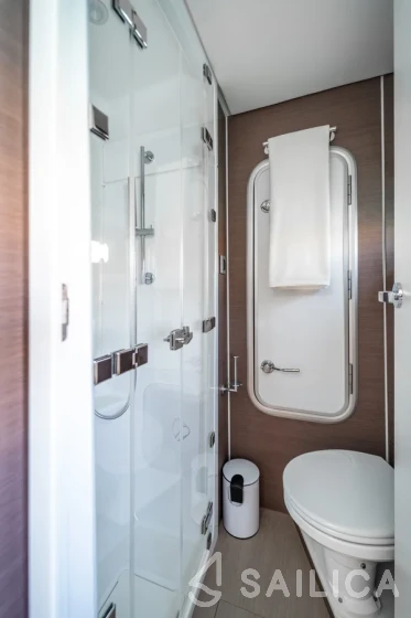 Bali 5.4. - Yacht Charter Sailica