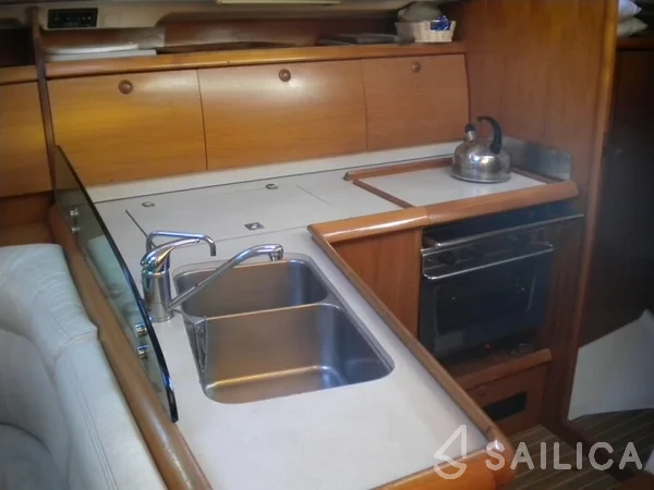 Sun Odyssey 40 - Yacht Charter Sailica
