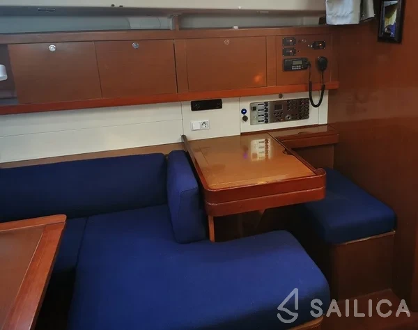 Oceanis 50 Family - Yacht Charter Sailica