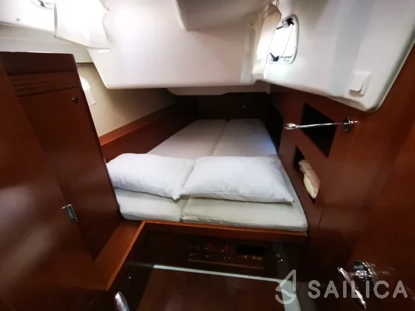 Oceanis 50 Family - Yacht Charter Sailica