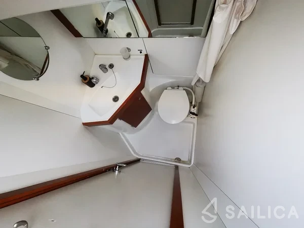 Oceanis 50 Family - Yacht Charter Sailica