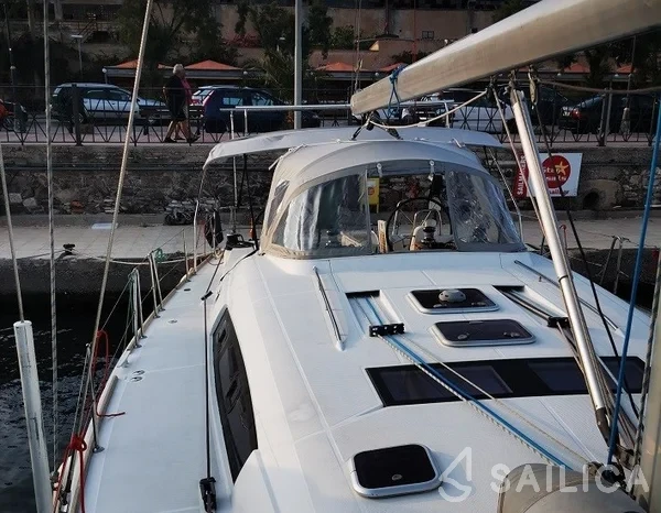Oceanis 50 Family - Yacht Charter Sailica