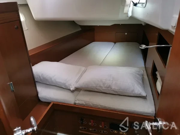Oceanis 50 Family - Yacht Charter Sailica