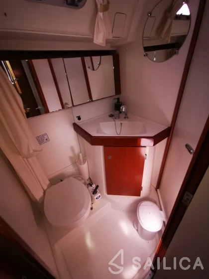 Oceanis 50 Family - Yacht Charter Sailica