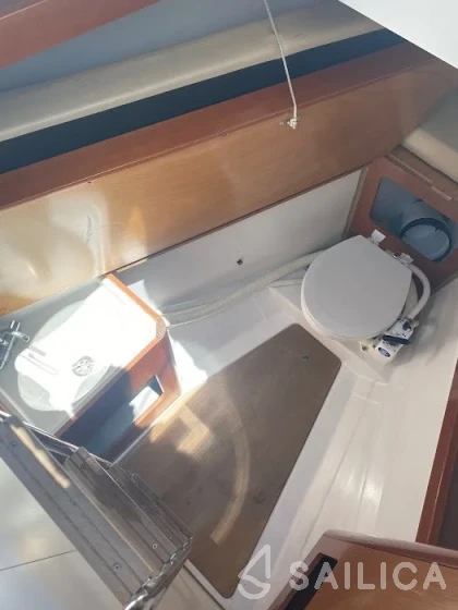 Oceanis 50 Family - Yacht Charter Sailica