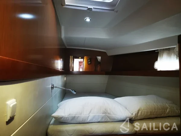 Oceanis 50 Family - Yacht Charter Sailica