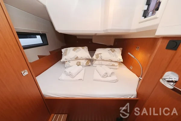 Bavaria C42 - Yacht Charter Sailica
