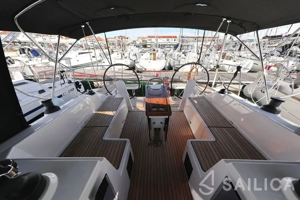 Bavaria C42 - Yacht Charter Sailica