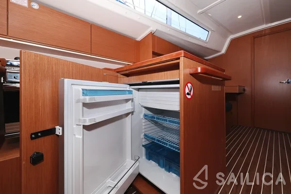 Bavaria C42 - Yacht Charter Sailica