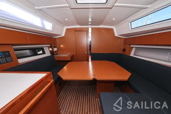 Bavaria C42 - Yacht Charter Sailica
