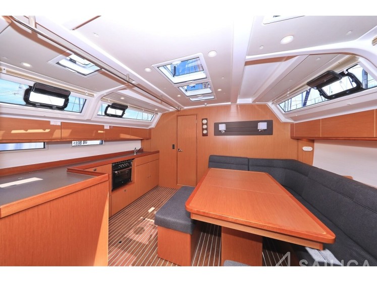 Bavaria 46 Cruiser - Yacht Charter Sailica