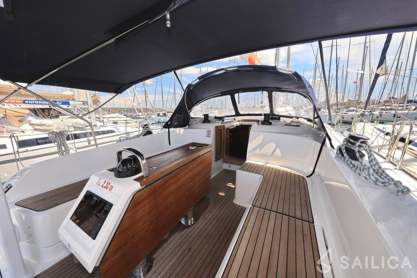 Bavaria 46 Cruiser - Yacht Charter Sailica