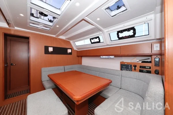 Bavaria 46 Cruiser - Yacht Charter Sailica