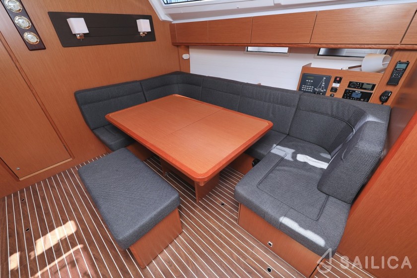 Bavaria 46 Cruiser - Yacht Charter Sailica
