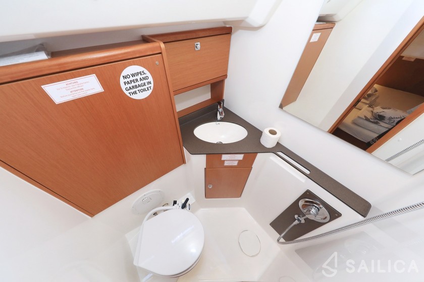 Bavaria 46 Cruiser - Yacht Charter Sailica