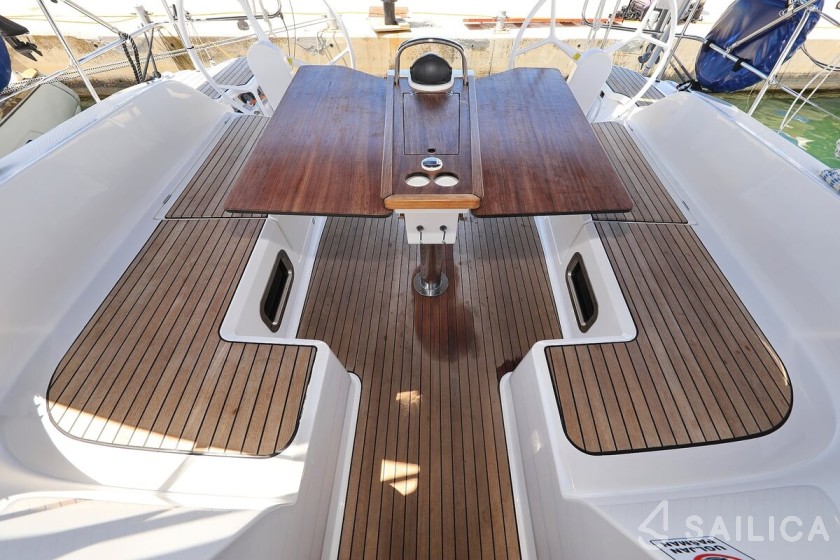 Bavaria 46 Cruiser - Yacht Charter Sailica