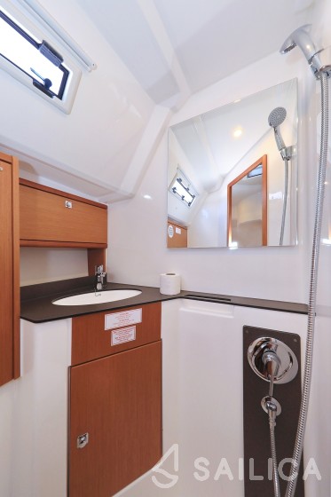 Bavaria 46 Cruiser - Yacht Charter Sailica