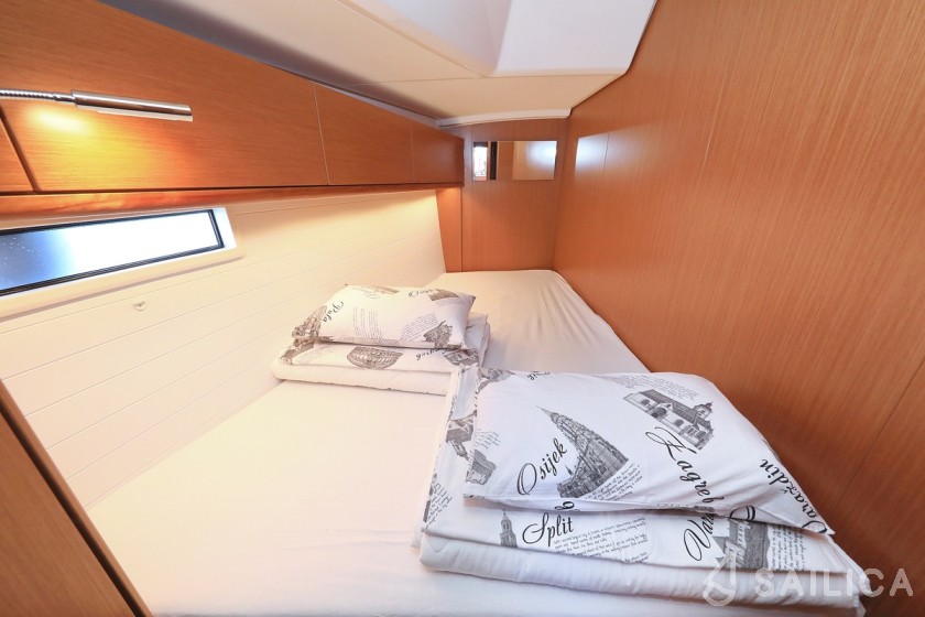 Bavaria 46 Cruiser - Yacht Charter Sailica