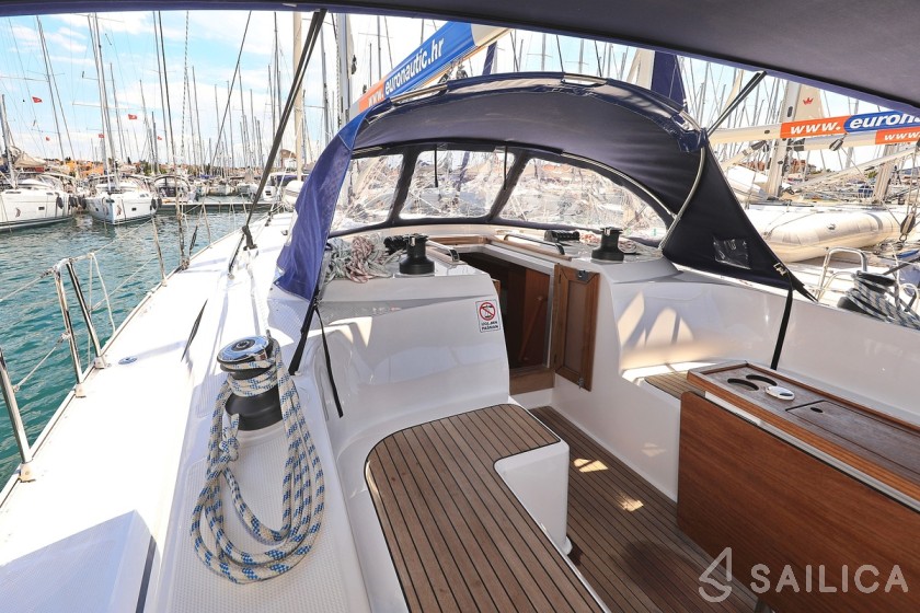 Bavaria 46 Cruiser - Yacht Charter Sailica