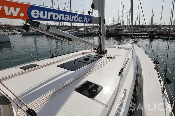 Bavaria 46 Cruiser - Yacht Charter Sailica