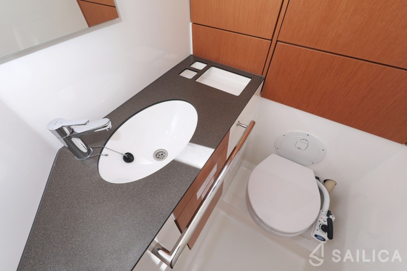 Bavaria 46 Cruiser - Yacht Charter Sailica