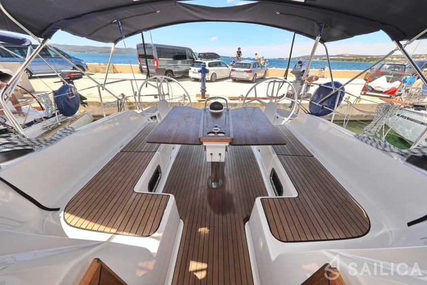 Bavaria 46 Cruiser - Yacht Charter Sailica