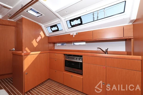 Bavaria 46 Cruiser - Yacht Charter Sailica