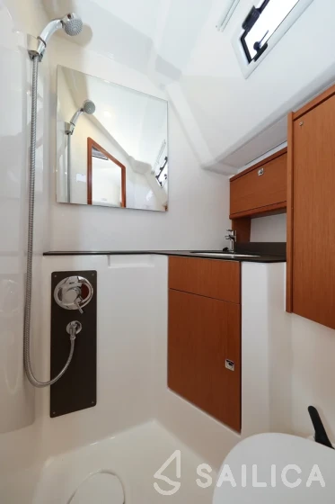 Bavaria 46 Cruiser - Yacht Charter Sailica