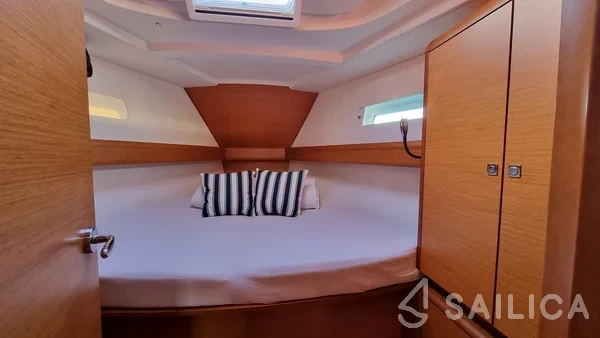 Sun Odyssey 449 - Yacht Charter Sailica