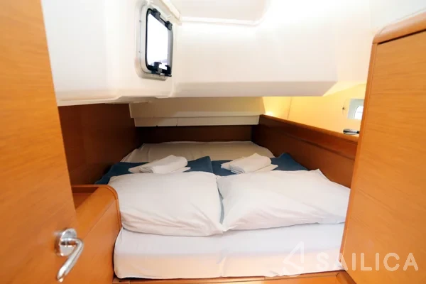 Sun Odyssey 449 - Yacht Charter Sailica