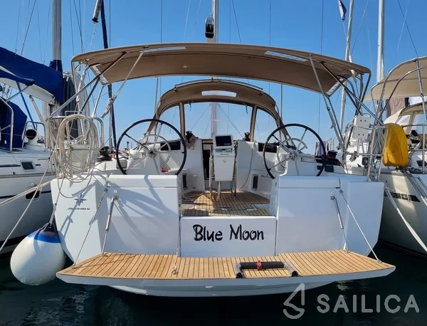 Sun Odyssey 449 - Yacht Charter Sailica