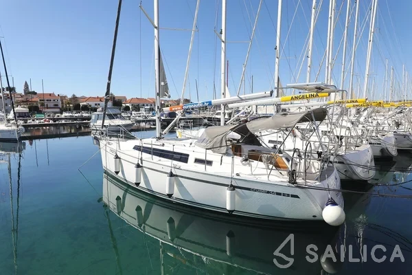 Bavaria 34 Cruiser - Yacht Charter Sailica