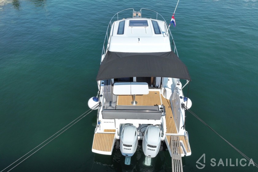 Antares 9 OB - Yacht Charter Sailica