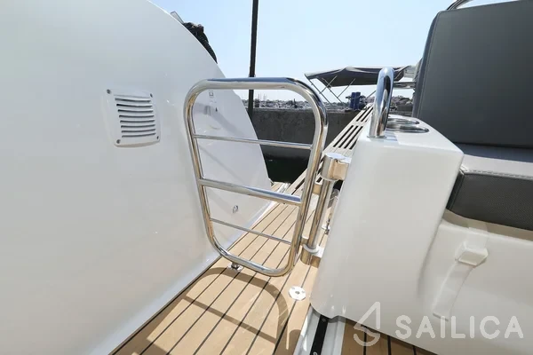 Antares 9 OB - Yacht Charter Sailica