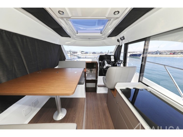 Antares 9 OB - Yacht Charter Sailica
