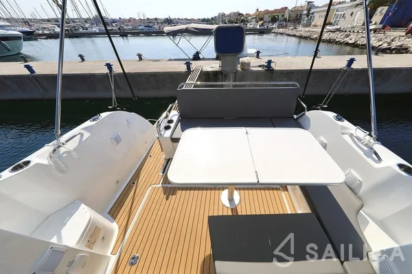 Antares 9 OB - Yacht Charter Sailica