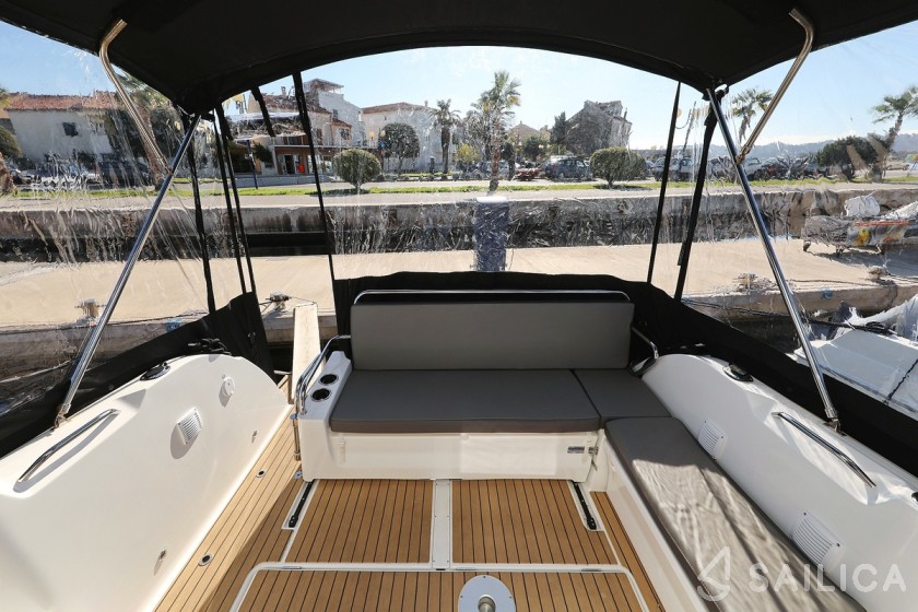 Antares 9 OB - Yacht Charter Sailica