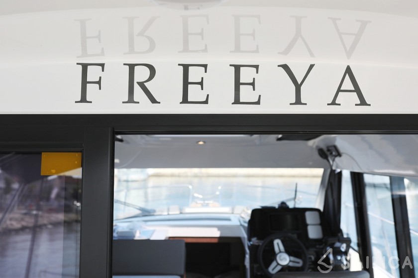 Antares 9 OB - Yacht Charter Sailica