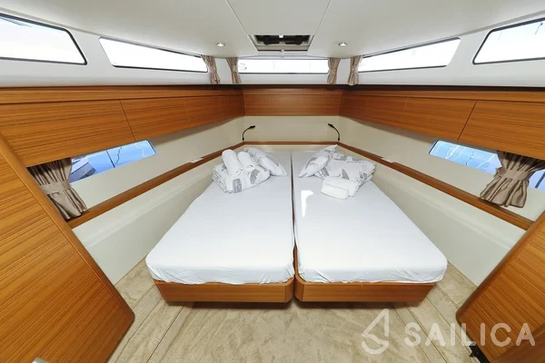 Greenline 39 - Yacht Charter Sailica