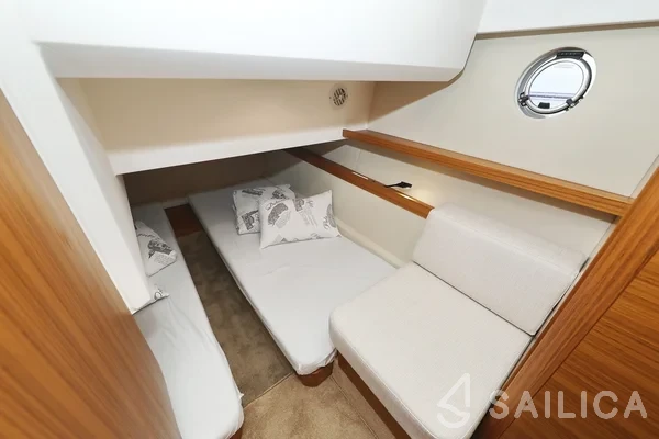 Greenline 39 - Yacht Charter Sailica
